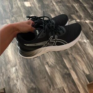 ASICS women’s Black and White Athletic Running Shoes
